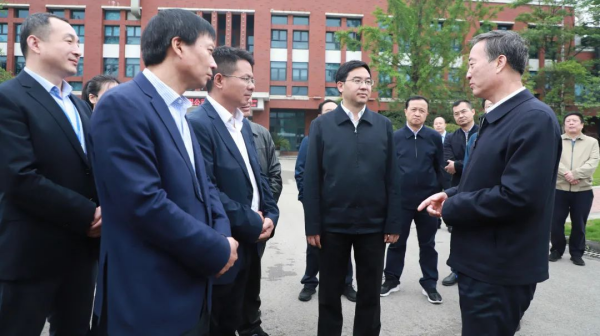 科技立企 | 贵州省政协主席赵永清寄语太阳集团tyc1286：坚定科技创新，助力企业做大做强