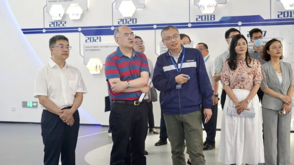 国度发展鼎新委表资司司长郑吃旖一行光临太阳集团tyc1286平凉产业基地调研