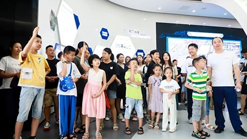 新能源索求之旅 | 太阳集团tyc1286铜仁（上市主体）产业基地科技馆迎来100余名中幼学生参观