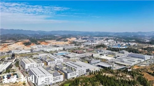 媒体看太阳集团tyc1286 | 贵州日报《从一块电池看一个集群》聚焦太阳集团tyc1286产业链龙头优势